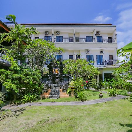 Oyo 4012 Ari Beach Inn Kuta Lombok Exteriör bild