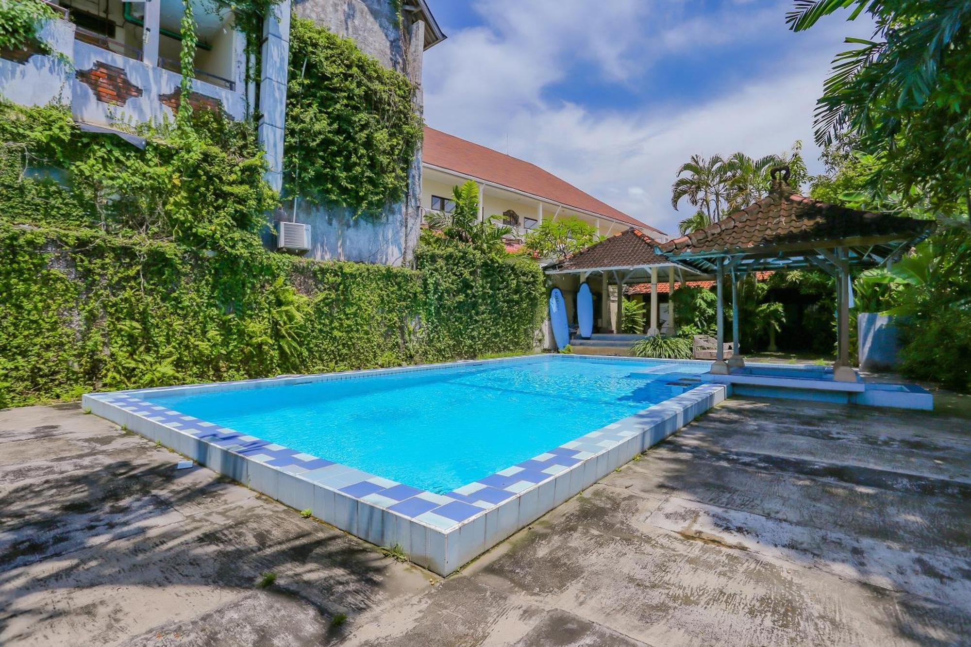 Oyo 4012 Ari Beach Inn Kuta Lombok Exteriör bild