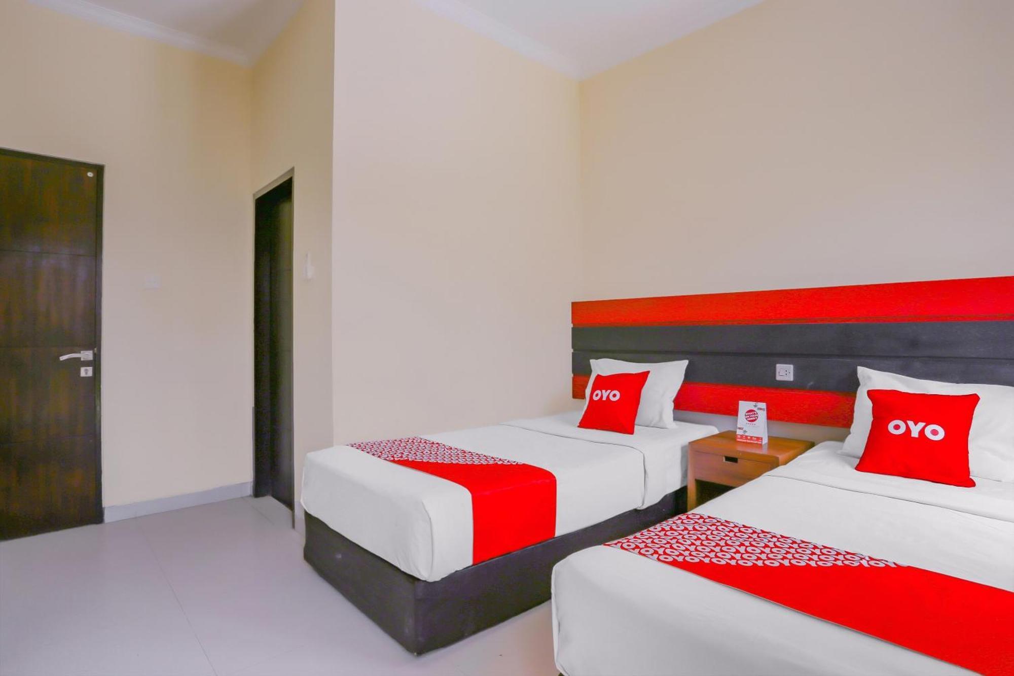 Oyo 4012 Ari Beach Inn Kuta Lombok Exteriör bild