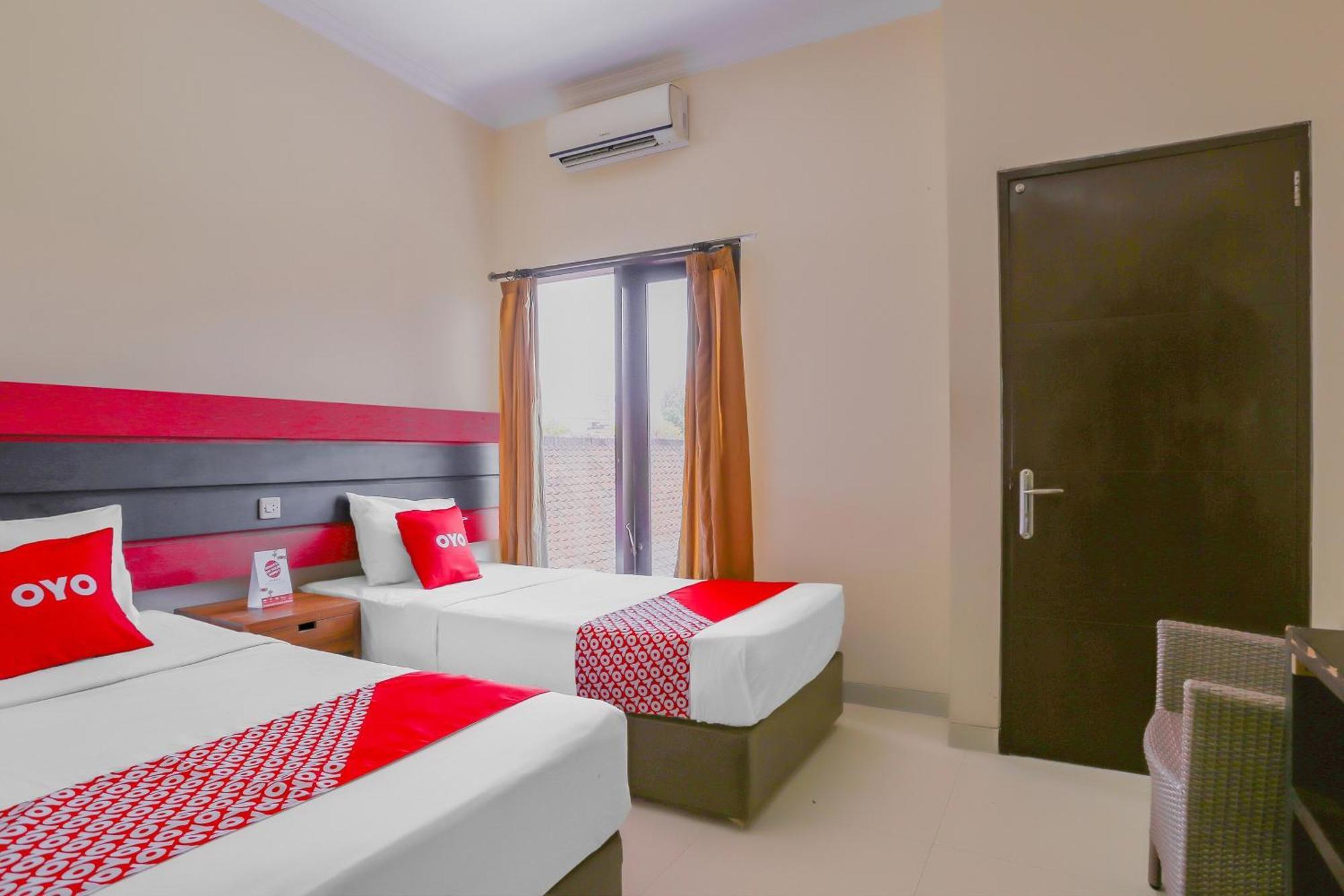 Oyo 4012 Ari Beach Inn Kuta Lombok Exteriör bild